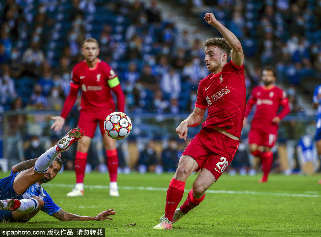 浓墨重彩的 浓墨重彩的